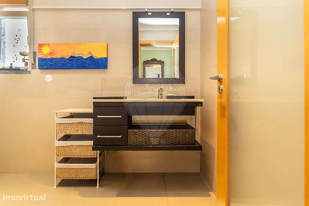 Moradia T4 à venda em Seixal-32