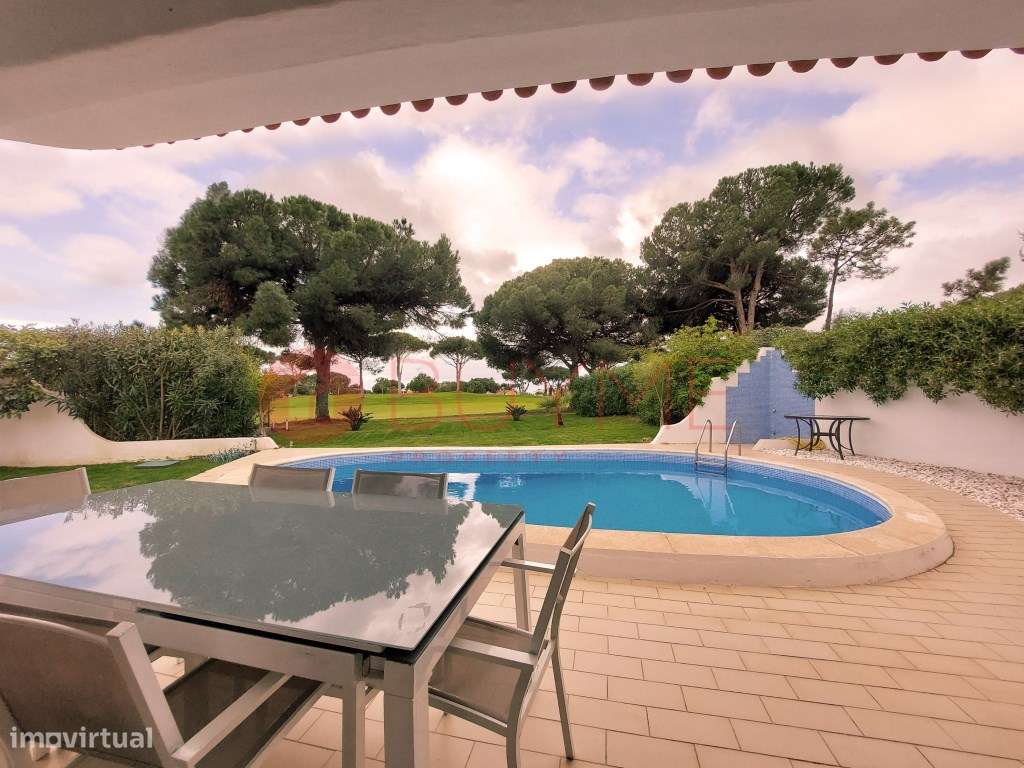 Moradia T4 com Piscina em Frente ao Campo de Golfe - Vilamoura - Grande imagem: 4/22