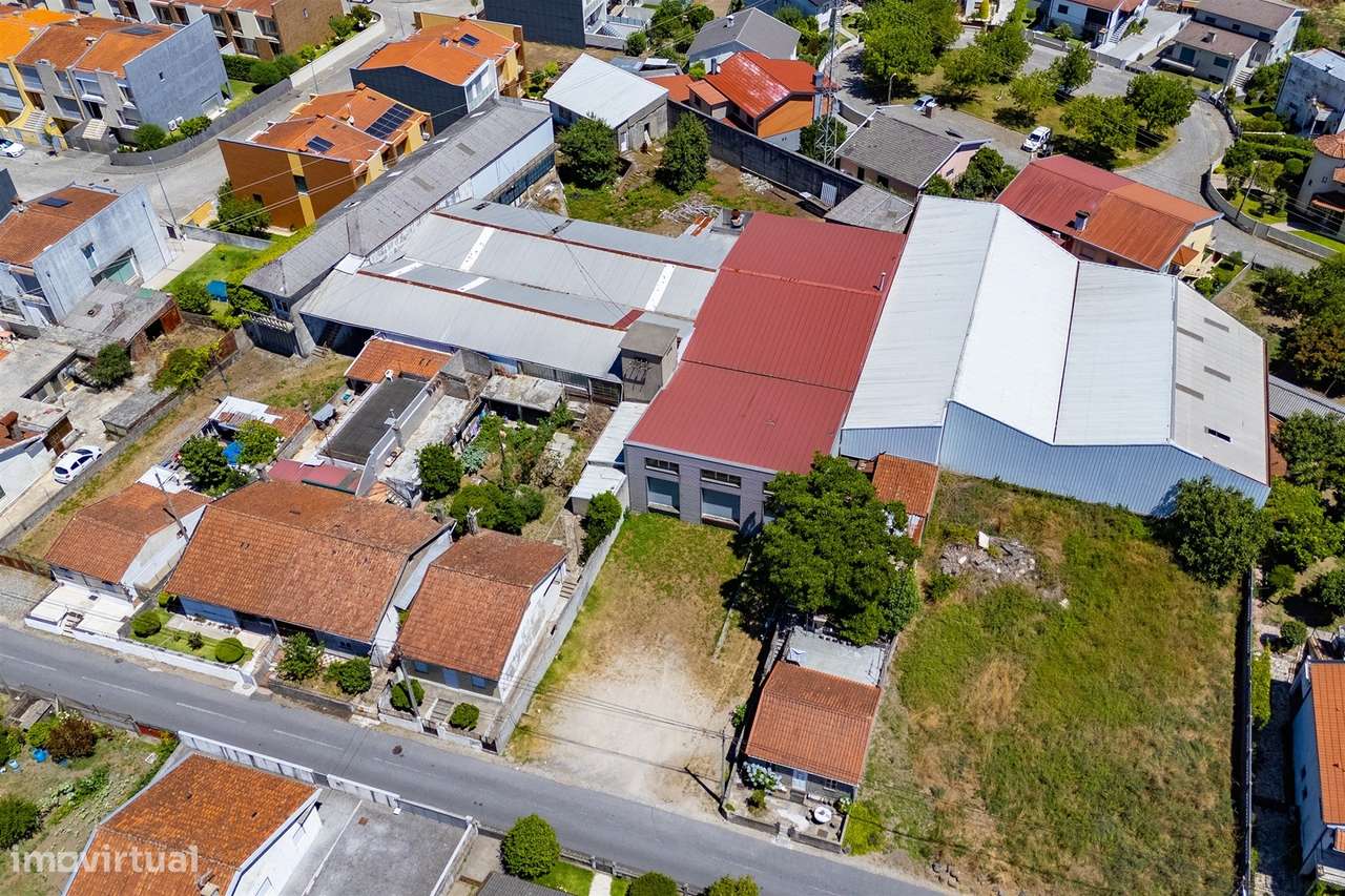 Conjunto de Pavilhões Industriais para Reabilitação | Parada de Tibães-24