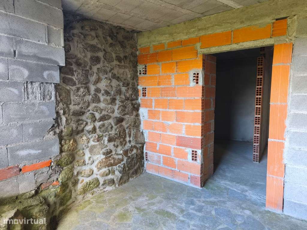 Moradia acolhedora, em aldeia tranquila e pronta a habitar-19