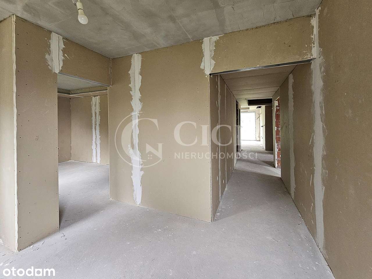 Dom w Ostrowach Tuszowskich w pow. kolbuszowskim.-13