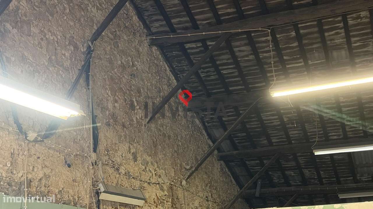 Armazém no centro de Alhandra - Grande imagem: 4/6