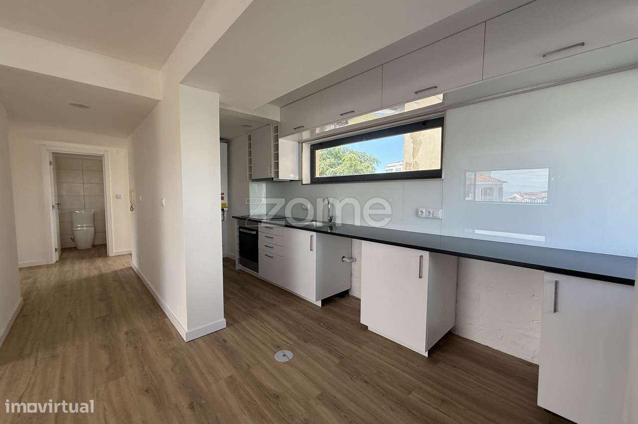 Apartamento T2 renovado no Paim.-9