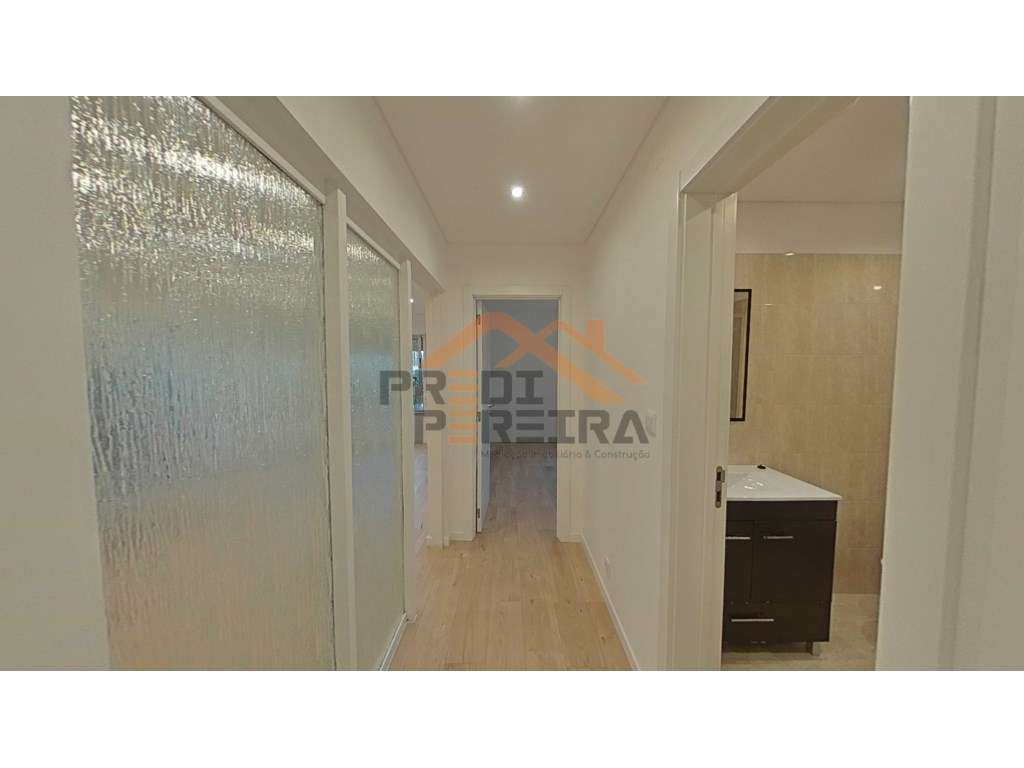 T1+1 em Santo António dos Cavaleiros. - Grande imagem: 5/14