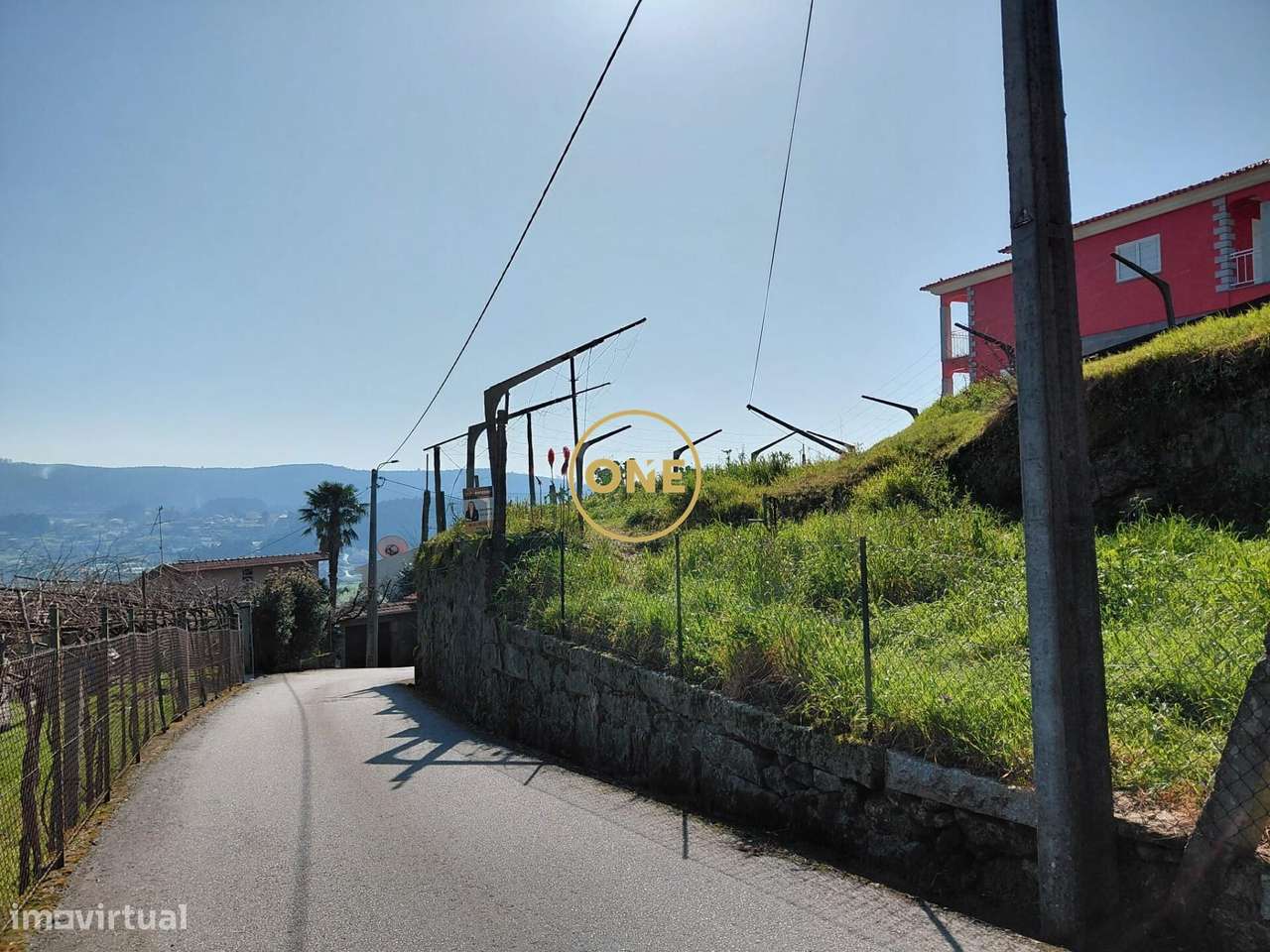 Local Calmo, Perto de Tudo: Terreno de 550 m2 em Cruz-11
