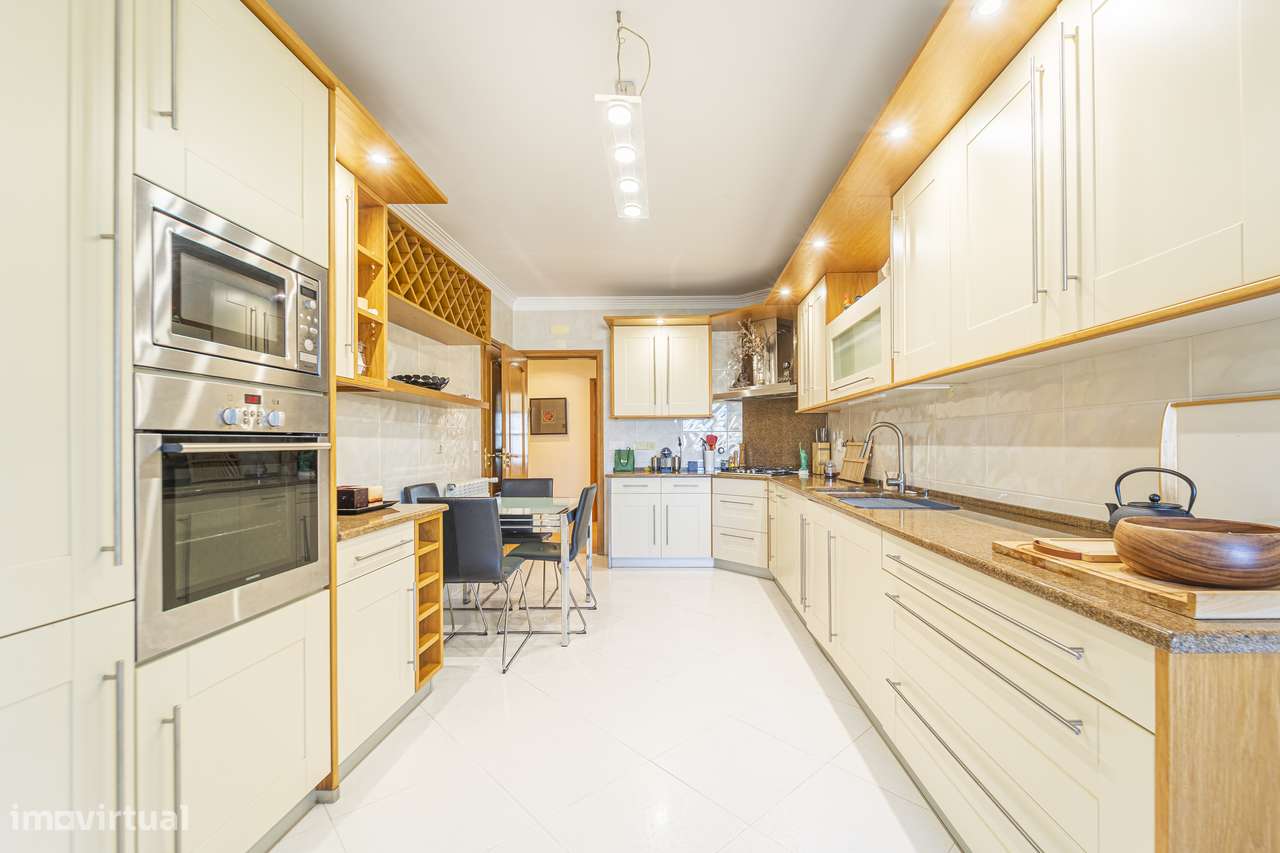 Apartamento T4 com Vista Rio no Alto do Restelo, Belém – 262 m²-37