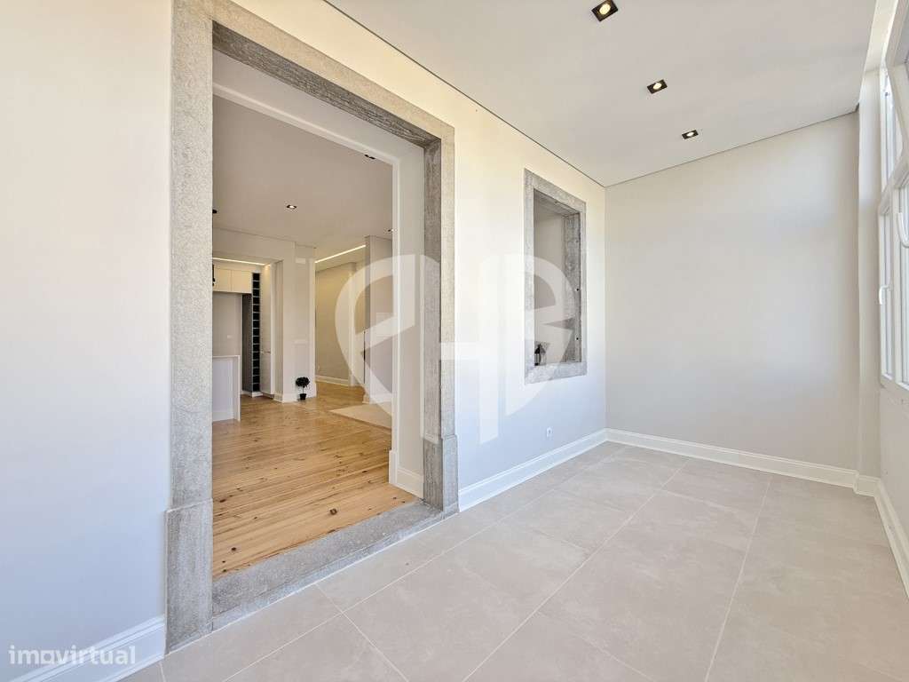 Apartamento T3 // Totalmente Renovado - Av. Almirante Reis-15