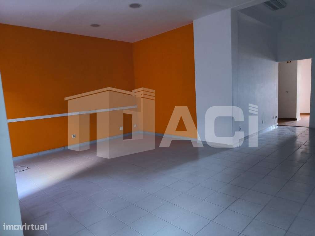 Loja- Avenida Marquês de Pombal - Grande imagem: 3/12