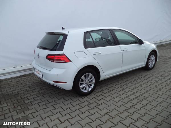 Volkswagen Golf - 5