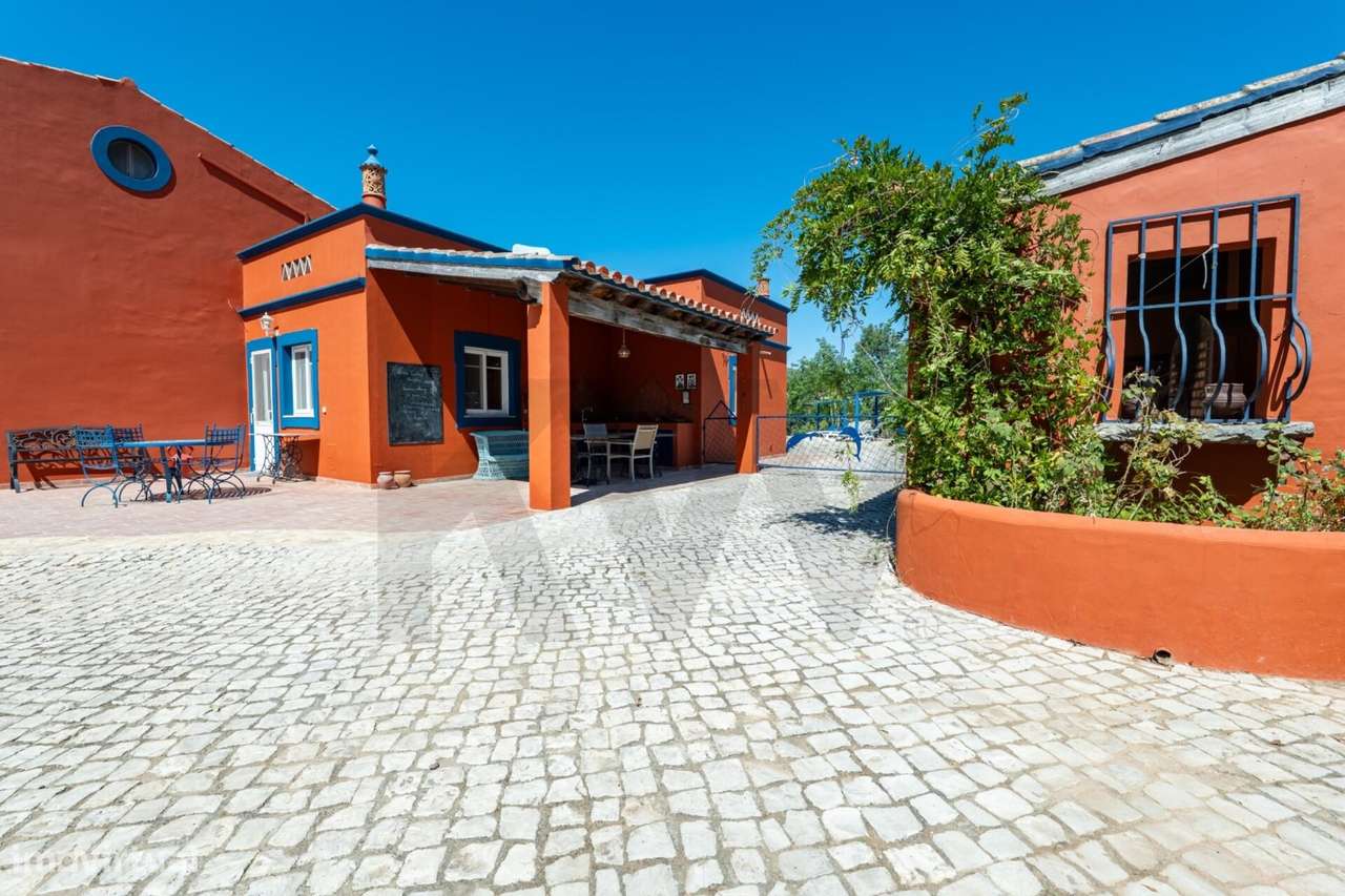 Moradia T3 + Terreno com Potencial de Rendimento em Quelfes, Olhão - Grande imagem: 3/52