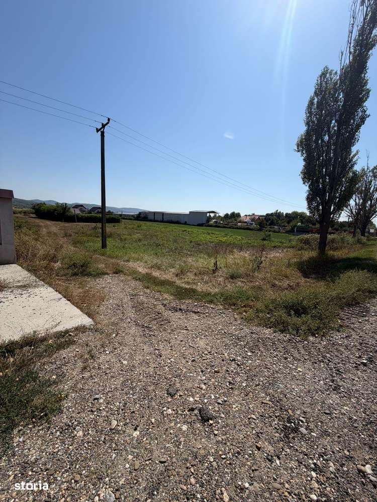Vand Teren ITRAVILAN intersectie cu TRAIAN - BUHOCI , la STRADA-12