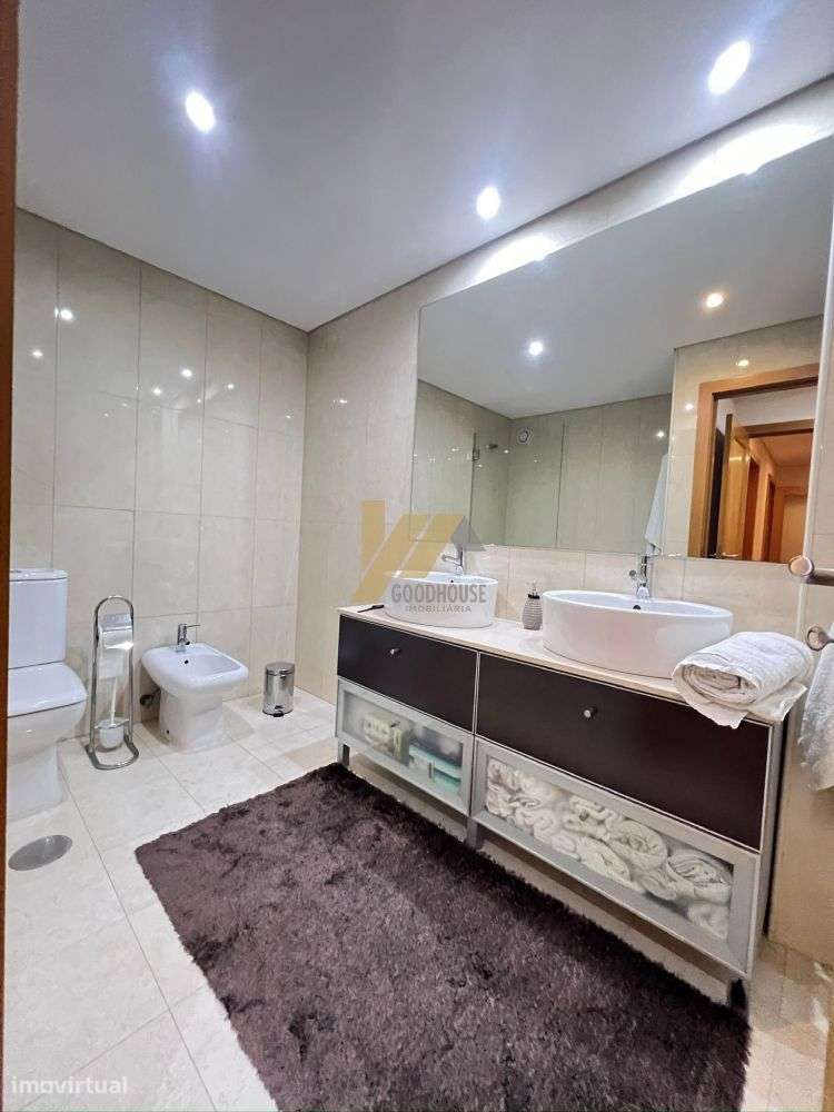 Apartamento T3 com ótimas áreas-9