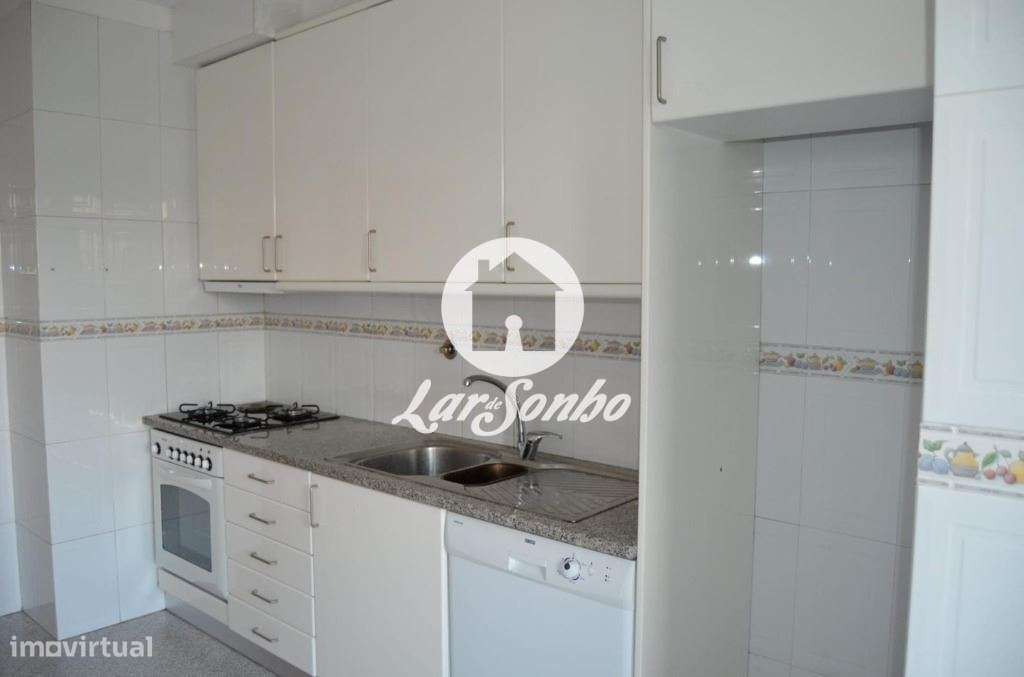 Excelente apartamento T2 no centro da Maia-4
