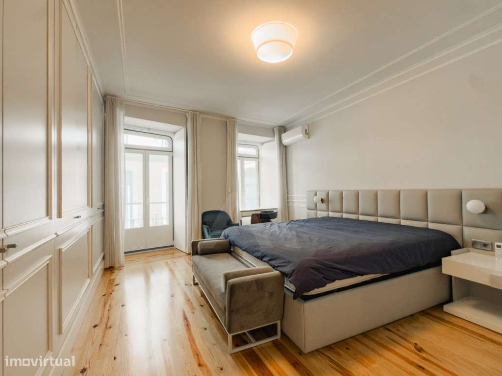 Apartamento T2 Totalmente Renovado e Mobilado em Lisboa-24