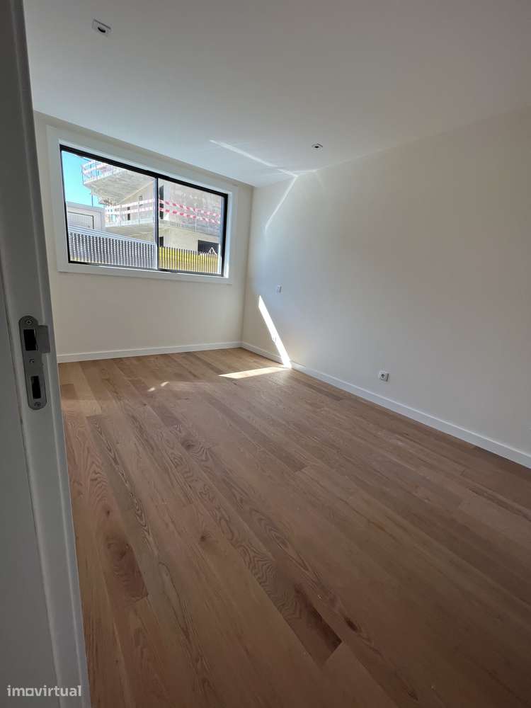 Apartamento T2, como Novo - Grande imagem: 2/15