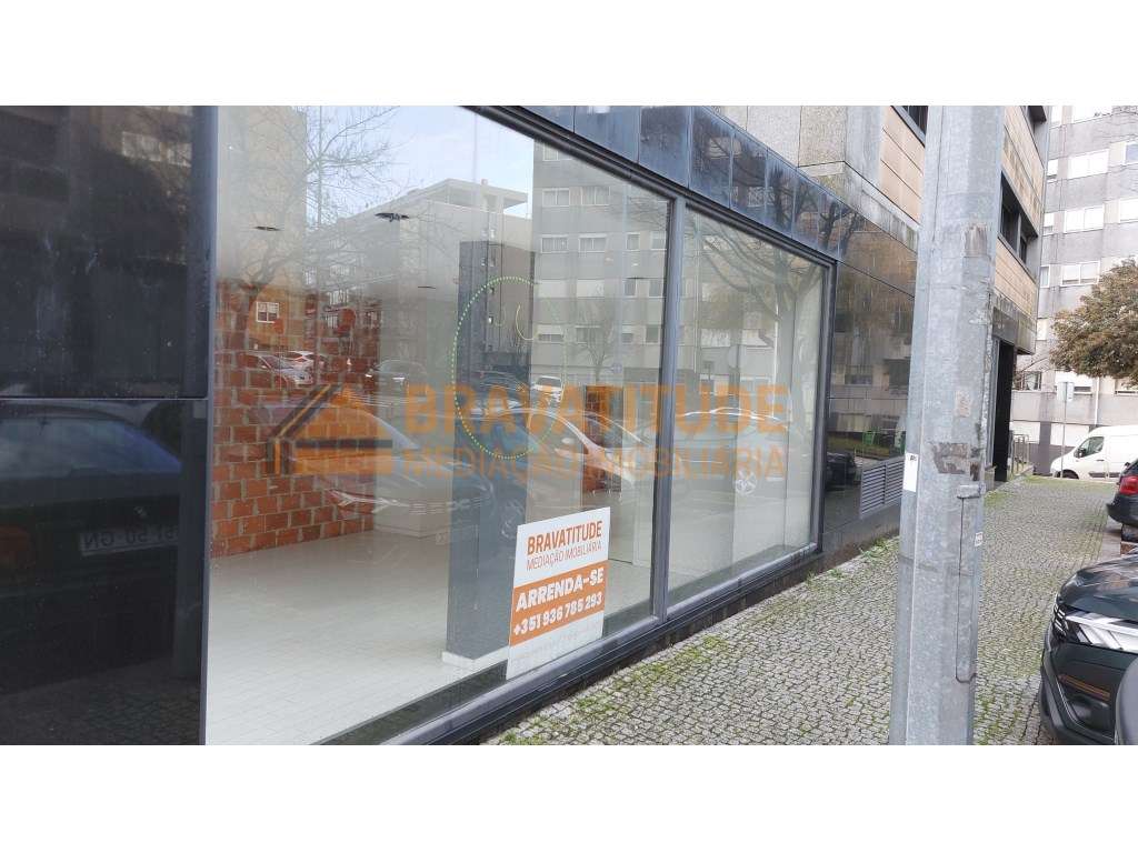 Loja com montra nas Devesas, Vila Nova de Gaia - Grande imagem: 4/4