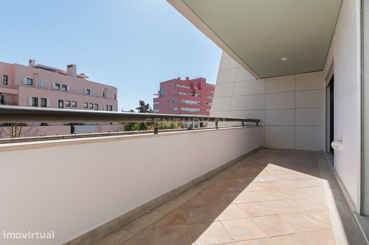 Apartamento T6 Único com Varandas Envolventes | Parque das Nações-13