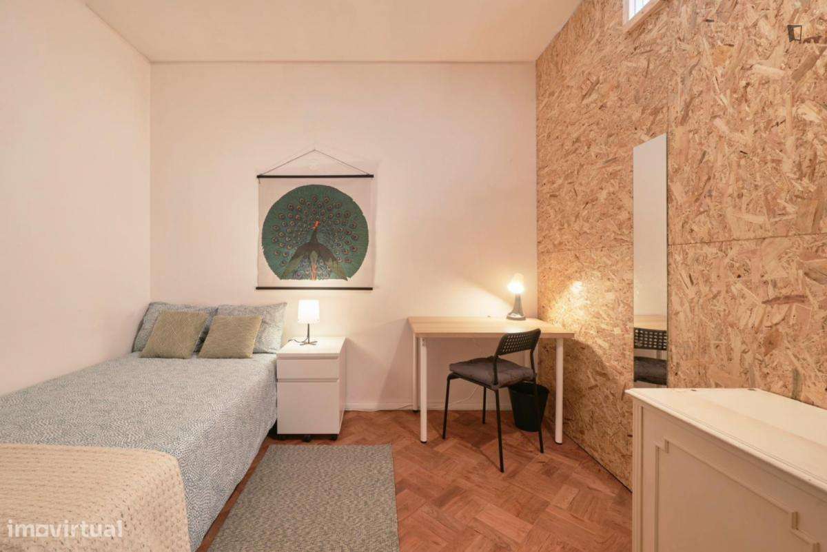 Quarto - localizado em Ramalde Porto - Grande imagem: 5/7