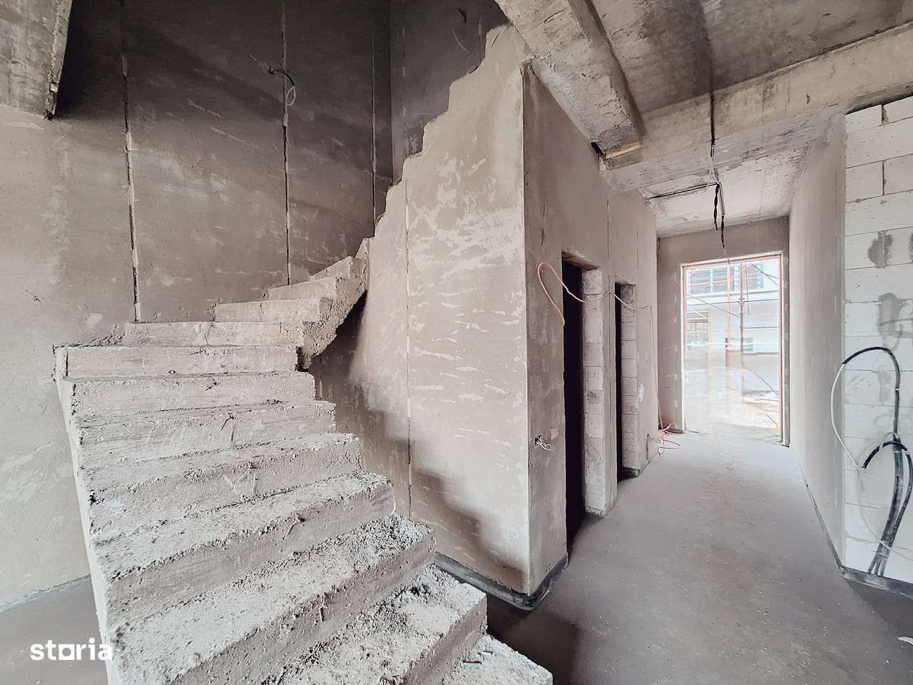 Vilă la liziera pădurii Mogoșoaia - Imagine principală: 5/20