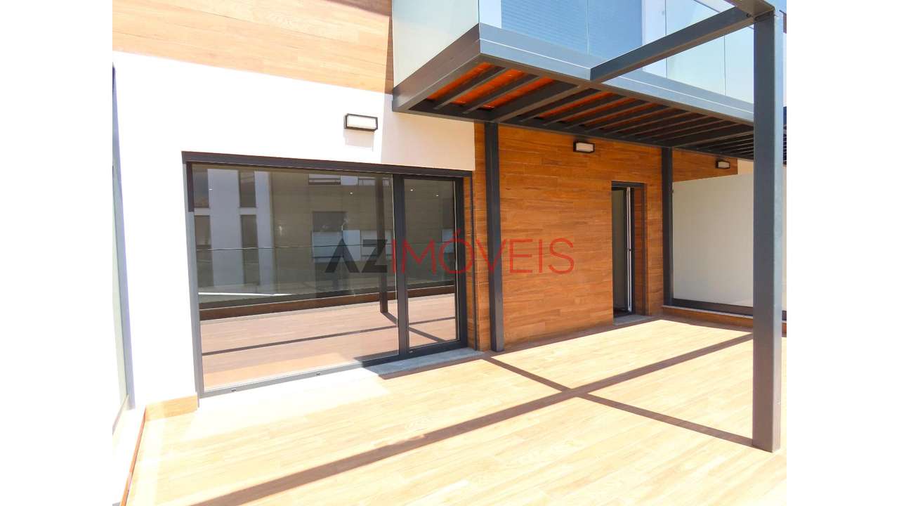 MORADIA NOVA T4 NO CENTRO DE LEIRIA-13