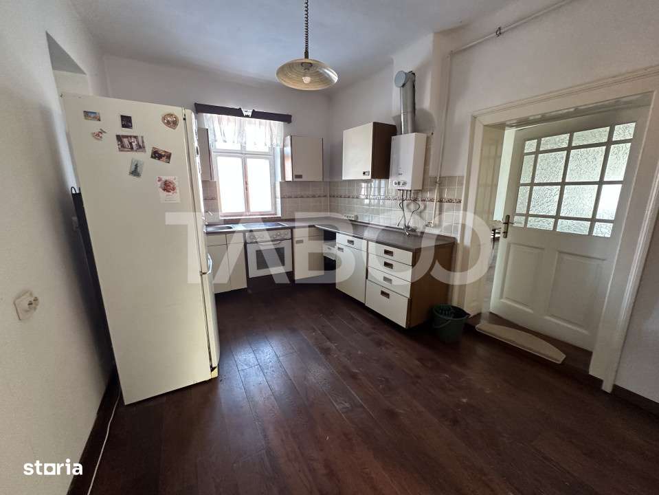 Casa cu potential de investitie 280 mp utili teren liber 2064 Cincu - Imagine principală: 5/11