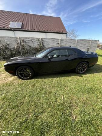 Dodge Challenger - 1