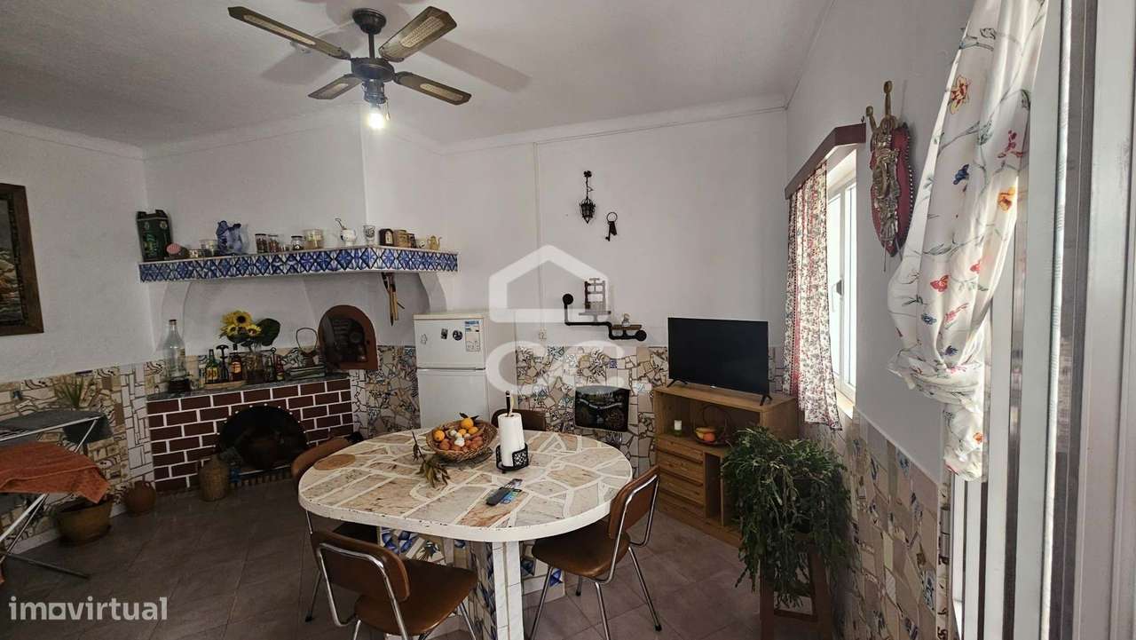 Moradia V4 com 174 M2, aproveitamento de sótão, garagem para 2 viatura-31