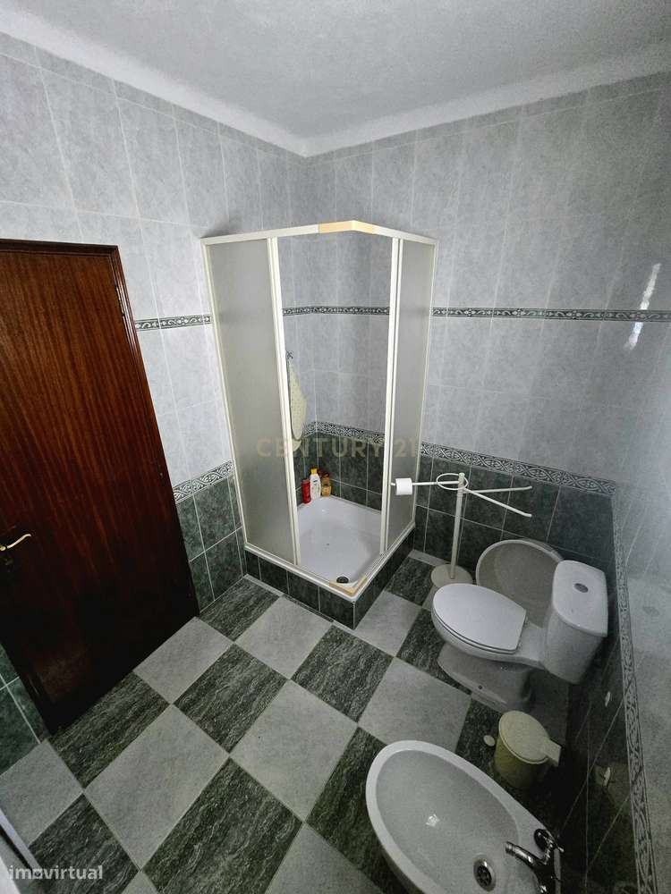 Moradia T3 com 2000 m² de Terreno, Poço, Forno Tradicional e Garagem –-16