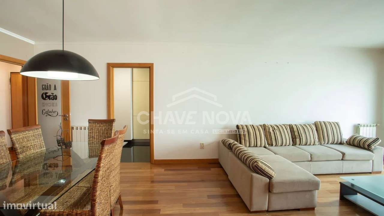 Apartamento T2 com garagem Box em Espinho (250m praia) - Grande imagem: 4/36