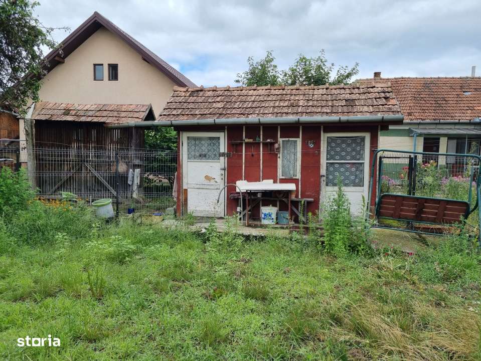 Teren generos 1411 mp cu casa veche si utilitati, zona centrala-8