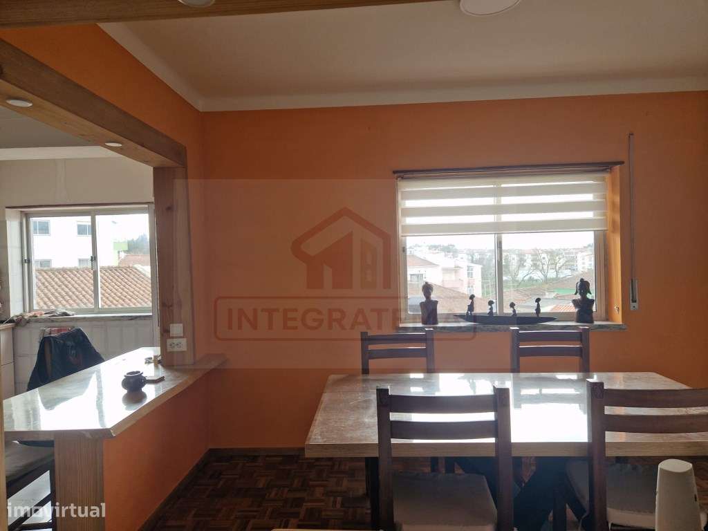 Apartamento T2 com garagem nas Caldas da Rainha-5