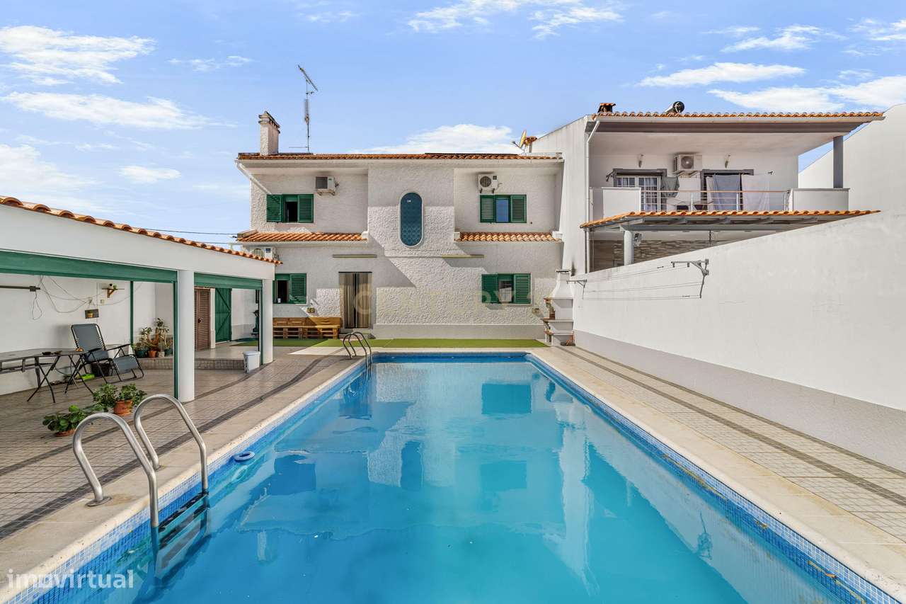 MORADIA T5 COM GARAGEM E PISCINA, 327 M² DE TERRENO PARA USUFRUIR-25