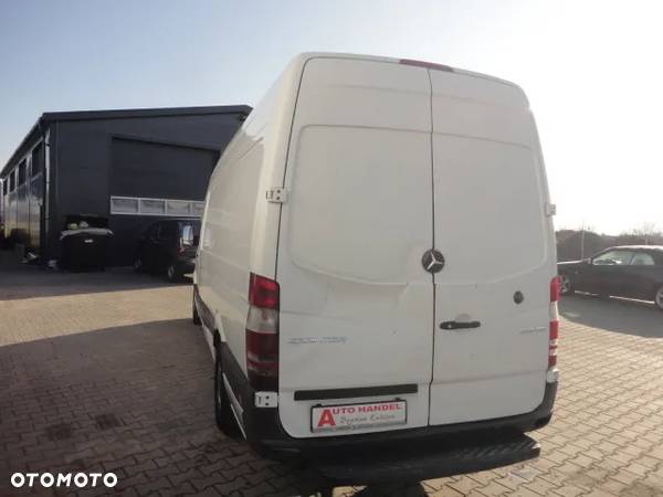 Mercedes-Benz Sprinter - 4