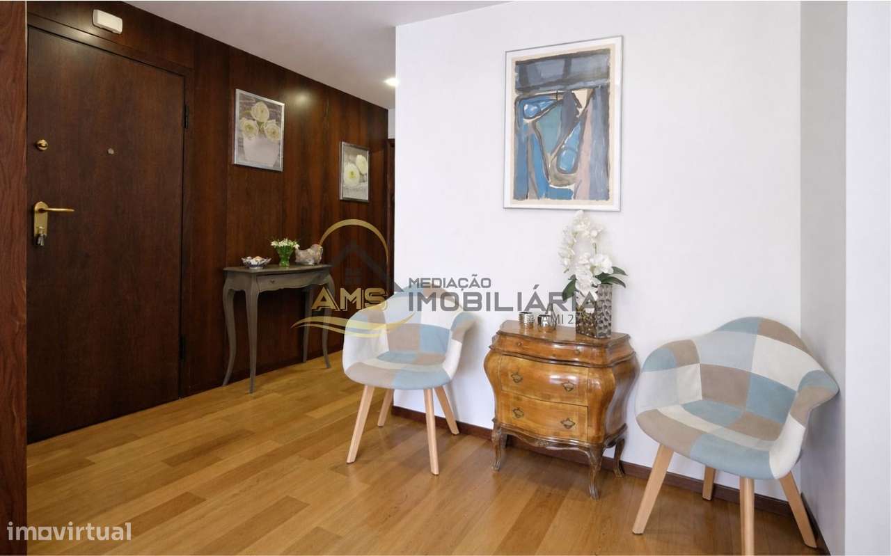 APARTAMENTO T2 COM GARAGEM CENTRO DE FAFE-19