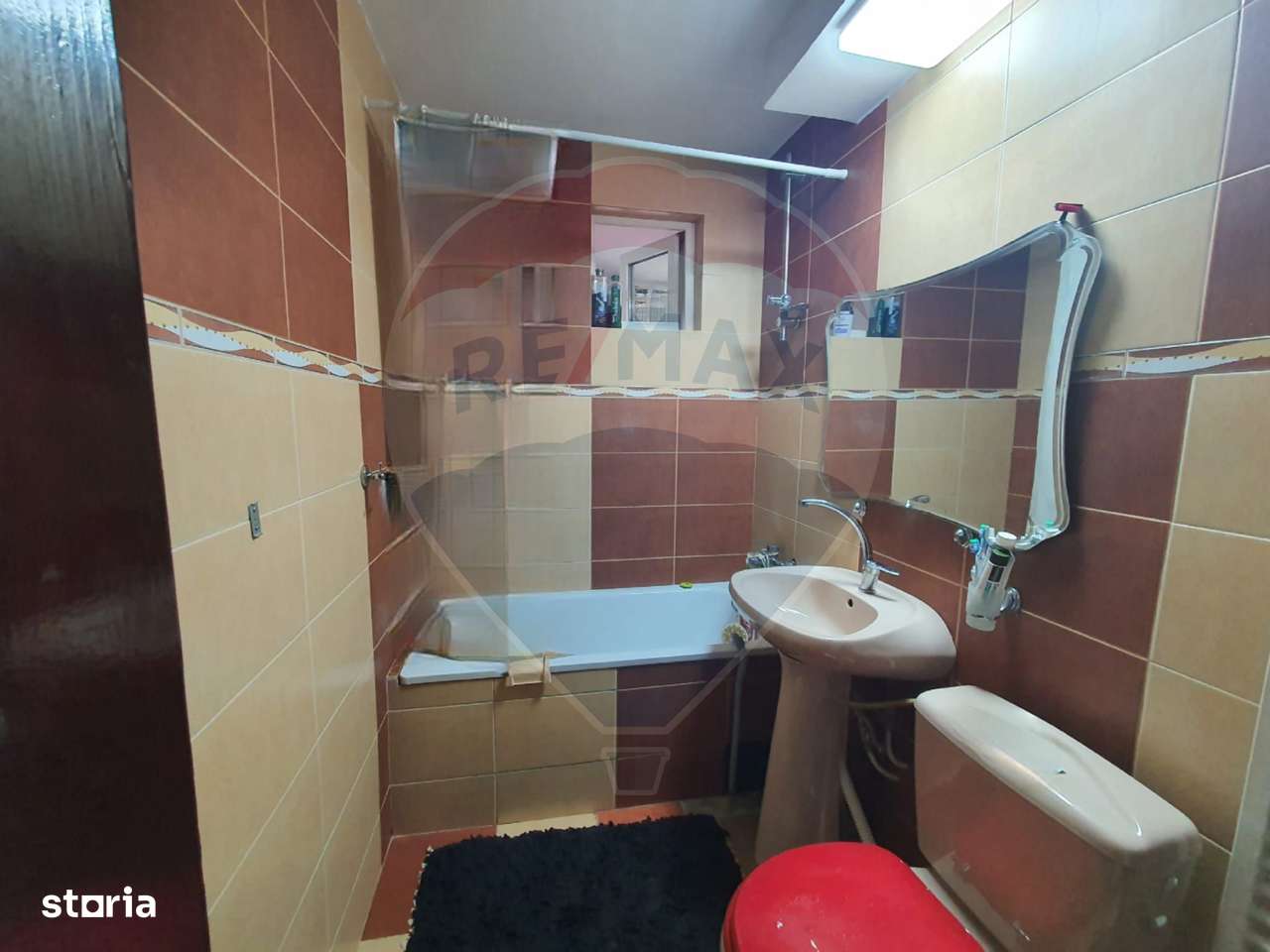 Apartament cu 3 camere de vânzare în zona Est Roman - Imagine principală: 4/7