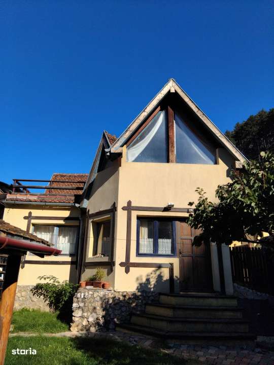 Casa deosebita cu 5 camere in Rasnov-2