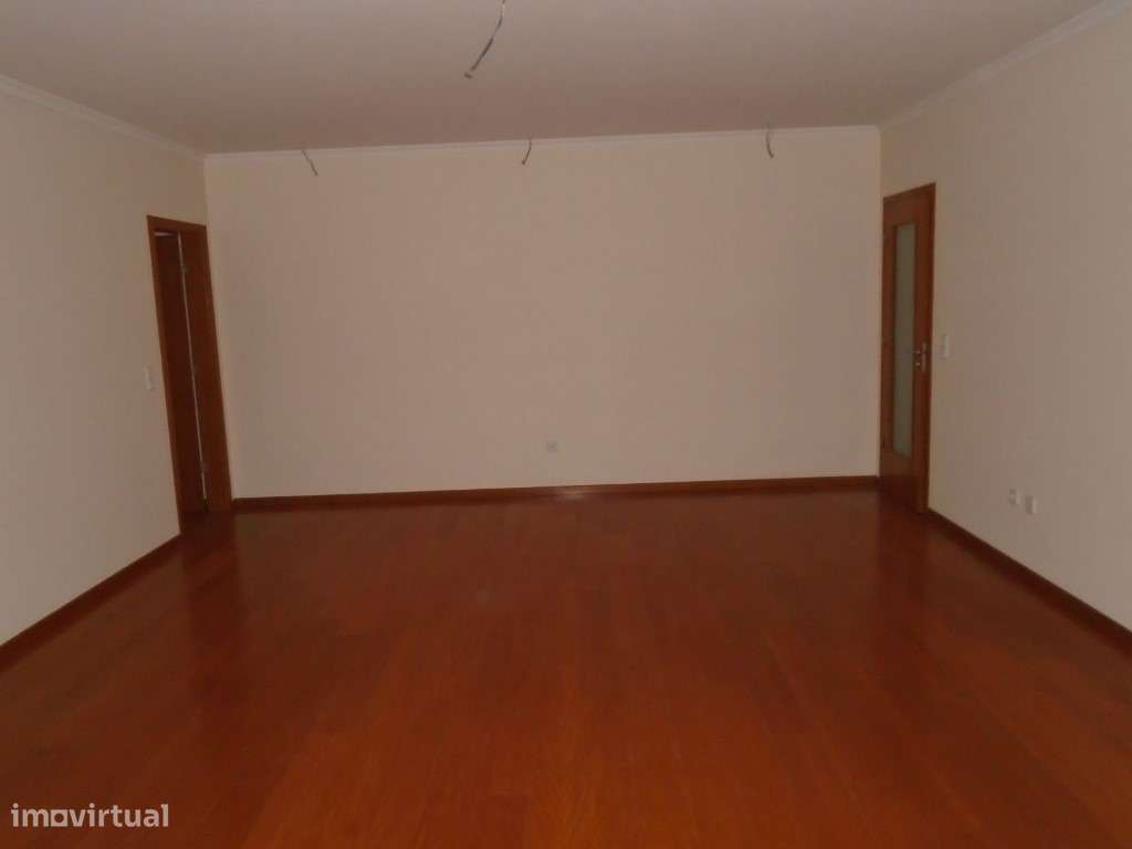 Apartamento T3 Venda Aveiro > Esgueira-1