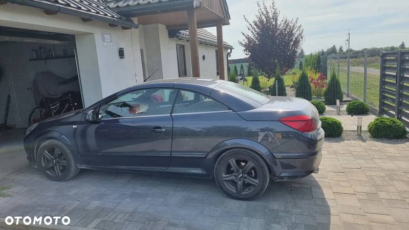 Opel Astra TwinTop 1.6 Cosmo - 12