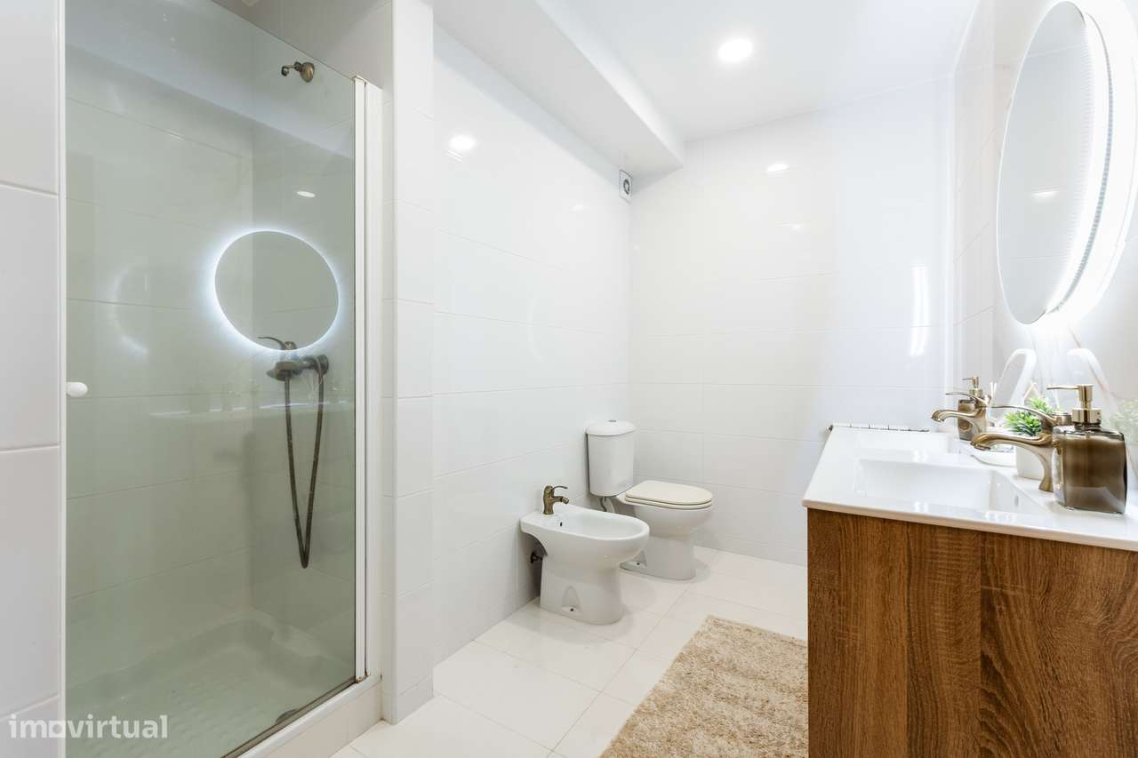 Apartamento T3, com vista castelo, na Urb. Vale do Mocho, em Leiria-3