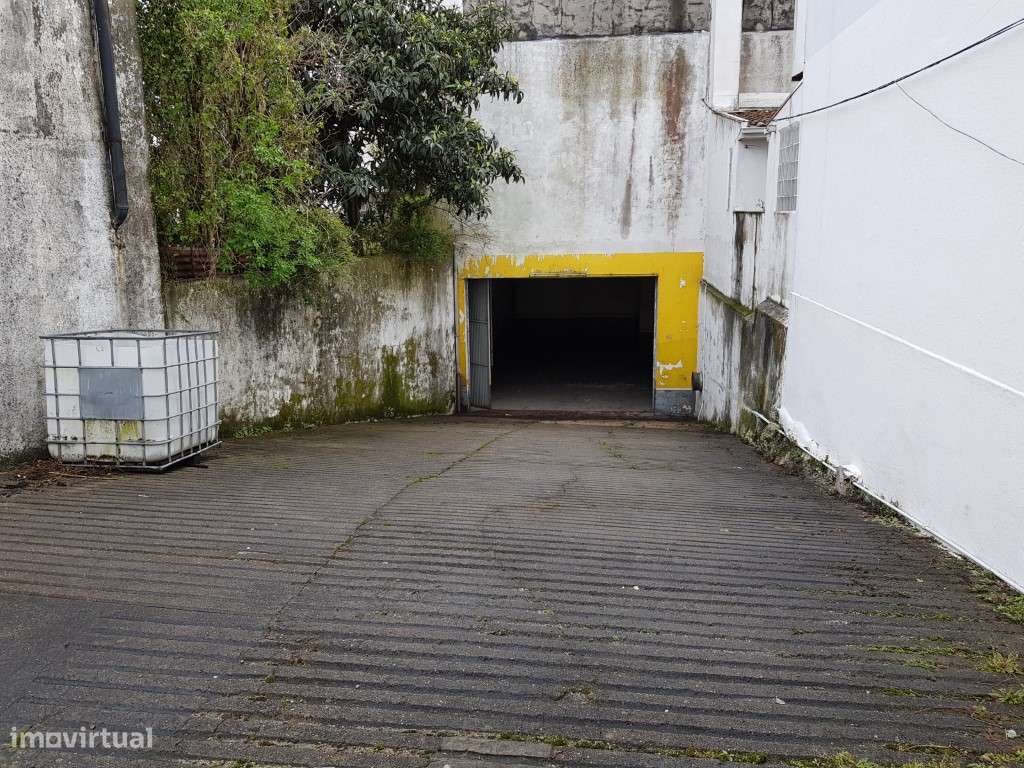 Armazém Paranhos Porto, a 600m da VCI. - Grande imagem: 4/29