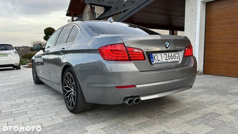 BMW Seria 5 525d xDrive - 6