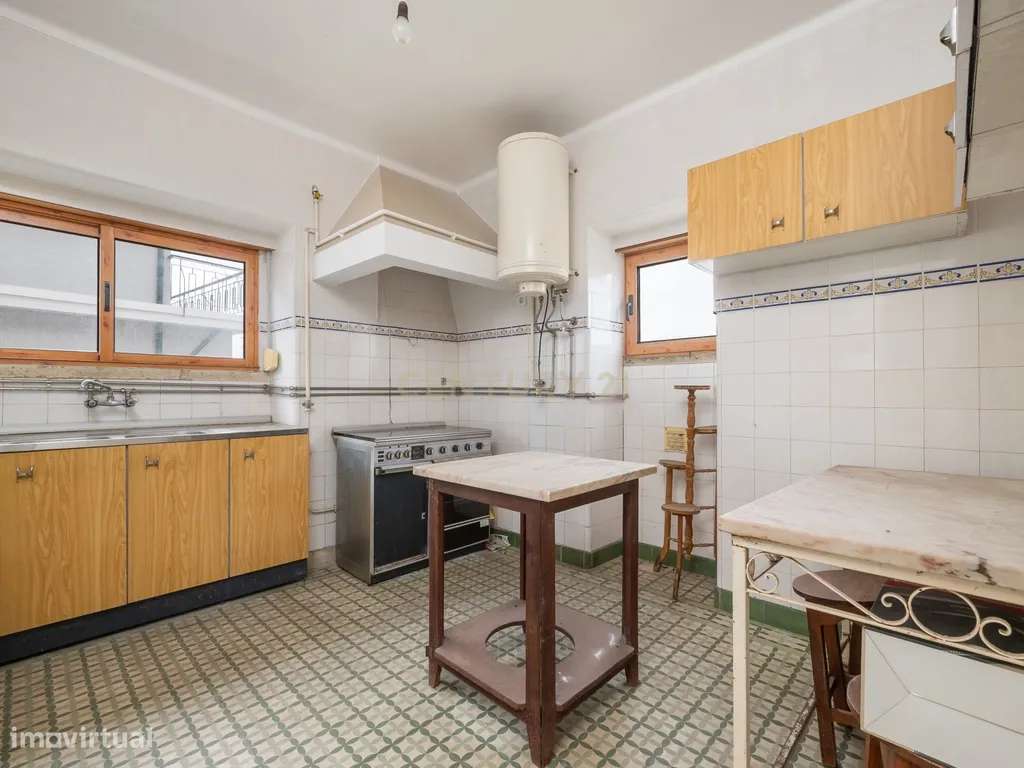 Apartamento T3+1 com garagem na Rua Verde Pinho em Coimbra-7