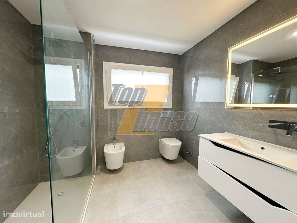 Moradia Isolada T4 Sobreda-15