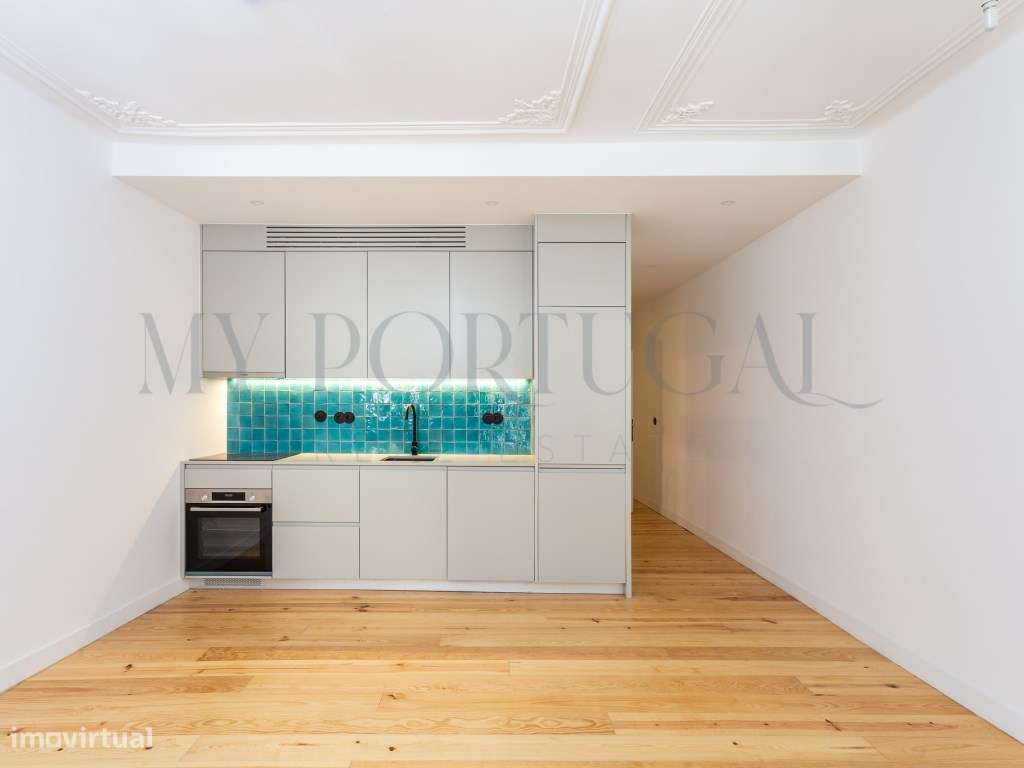 Conforto Urbano num T1 totalmente remodelado com varanda no coração...-6