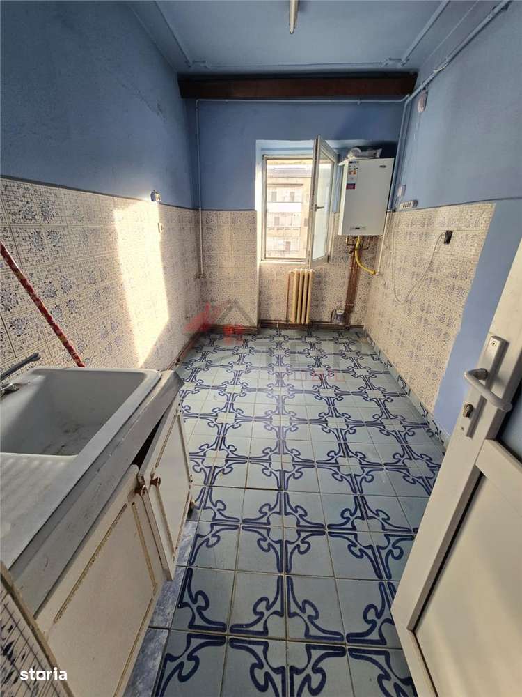 Dacia - la bulevard 2 camere decomandat, etaj intermediar, liber - Imagine principală: 5/9