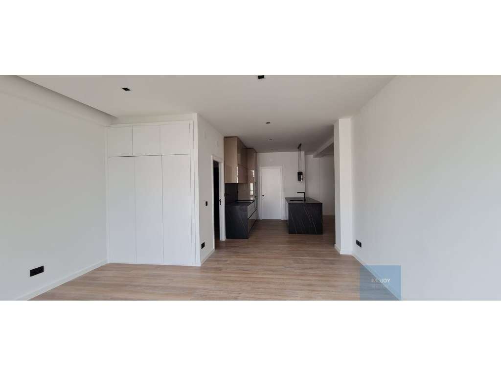 Apartamento T1 em Monte Abraão - Grande imagem: 4/18