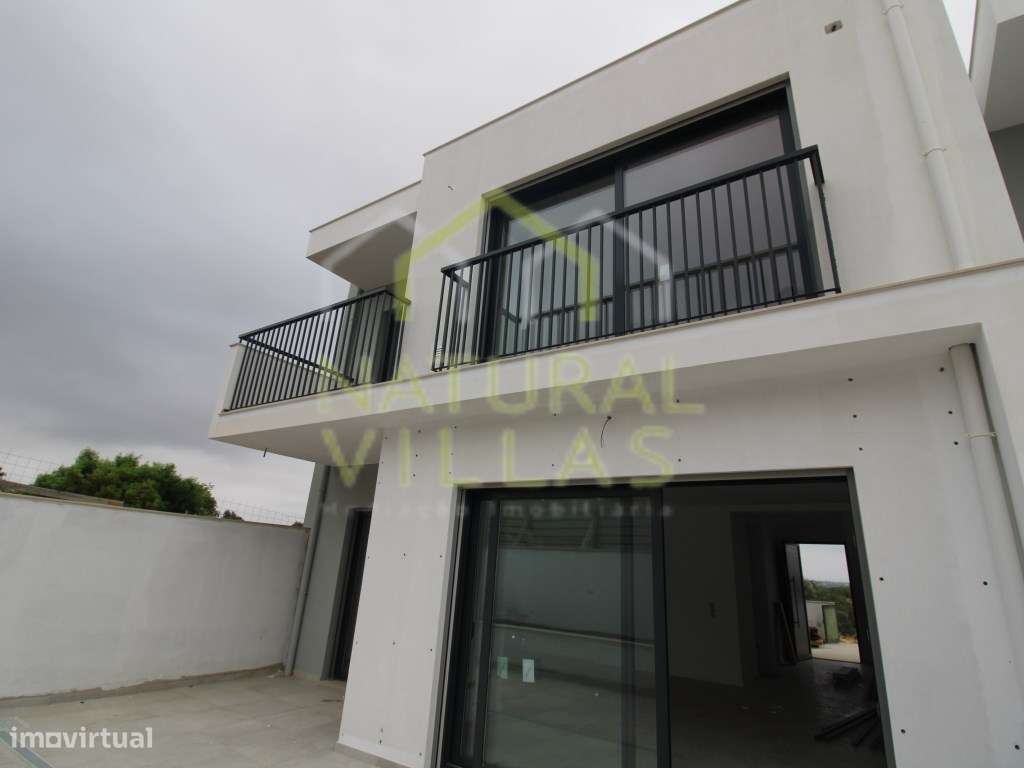 Moradia T3 em Construção, Armação de Pêra-15