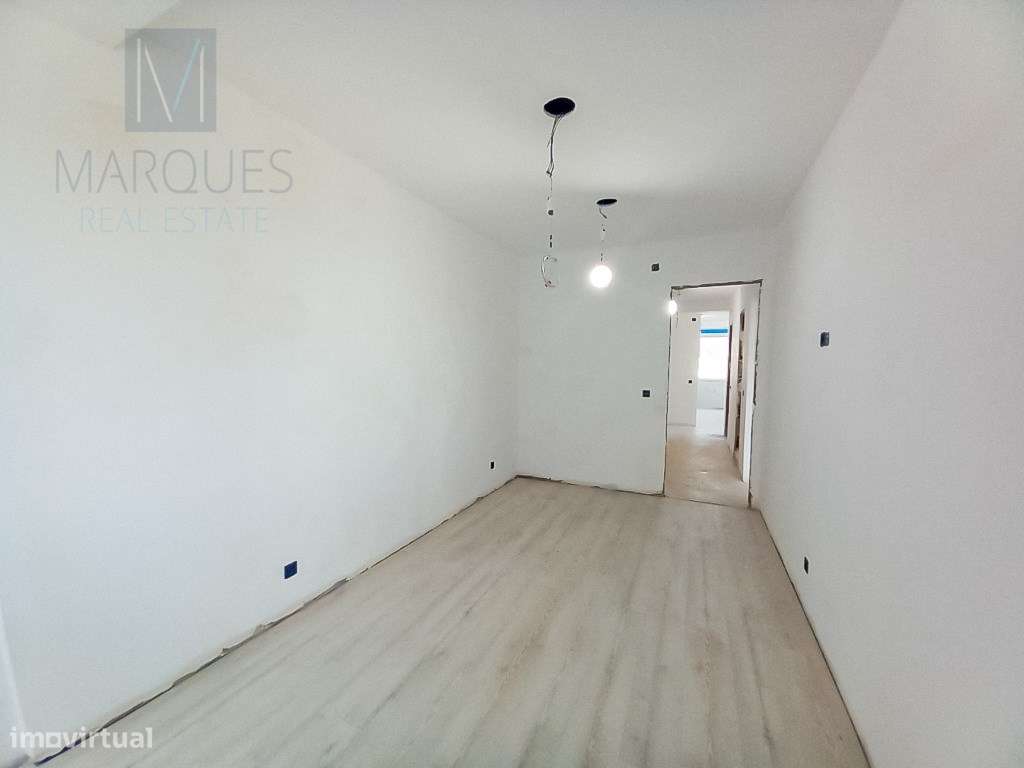 Apartamento T4 no Laranjeiro-14