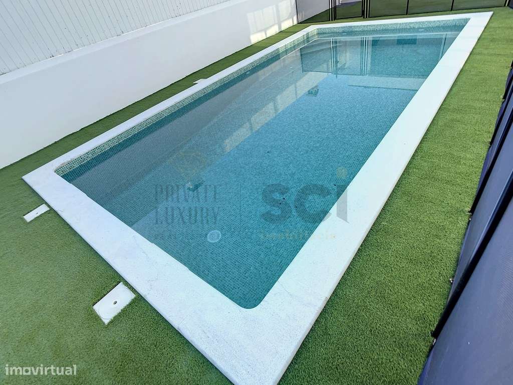 Moradia T3 Independente Térrea em Azeitão Garagem Piscina-17