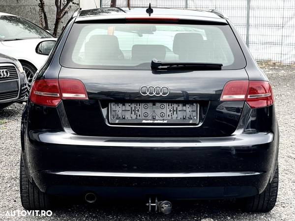 Audi A3 1.6 TDI Sportback DPF S line Sportpaket - 9